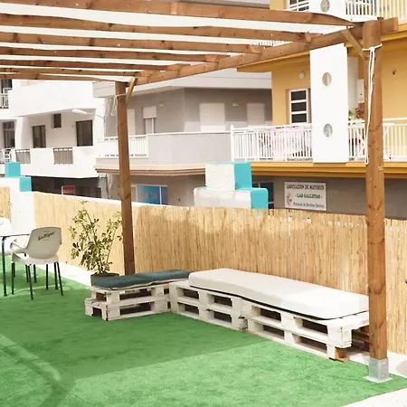 Single Fin Hostel *