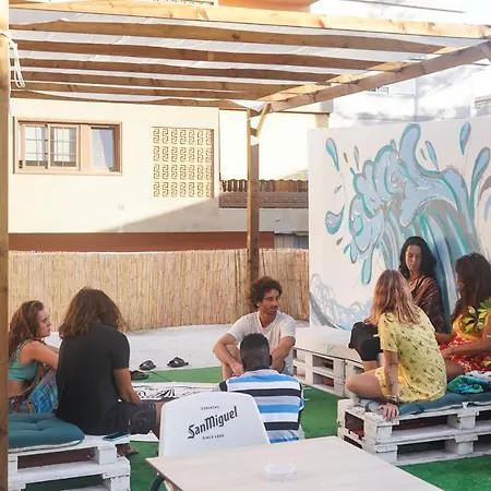 Single Fin Surf Hostel *