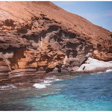 Single Fin Surf بيت شباب